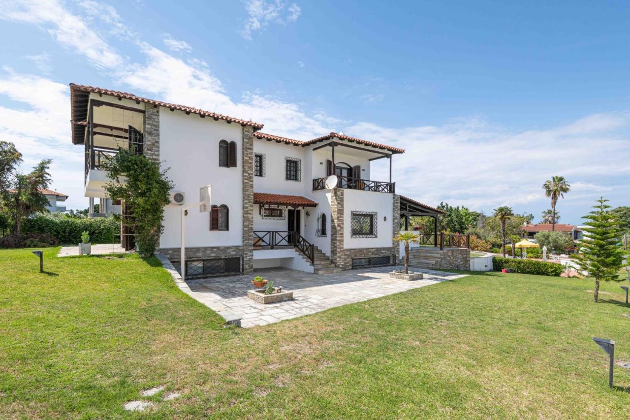 Escada Pool Villa, Near Hanioti #feelslikehome *
