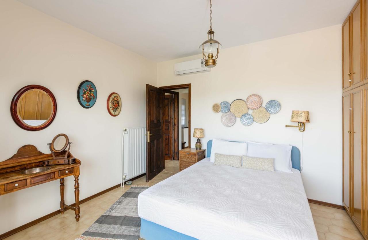 Escada Pool Villa, Near Hanioti #feelslikehome Villa Polychrono