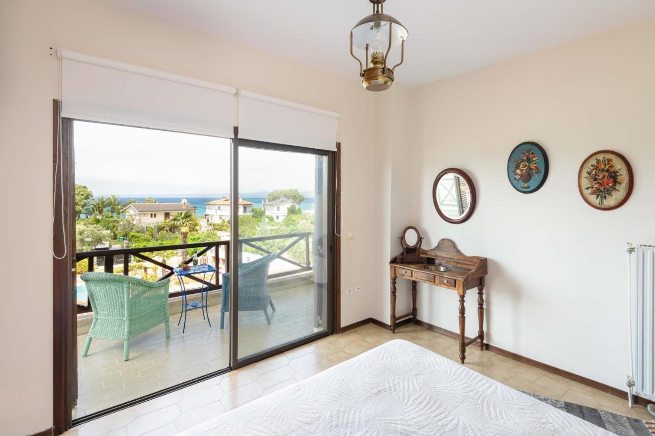 Escada Pool Villa, Near Hanioti #feelslikehome Villa *