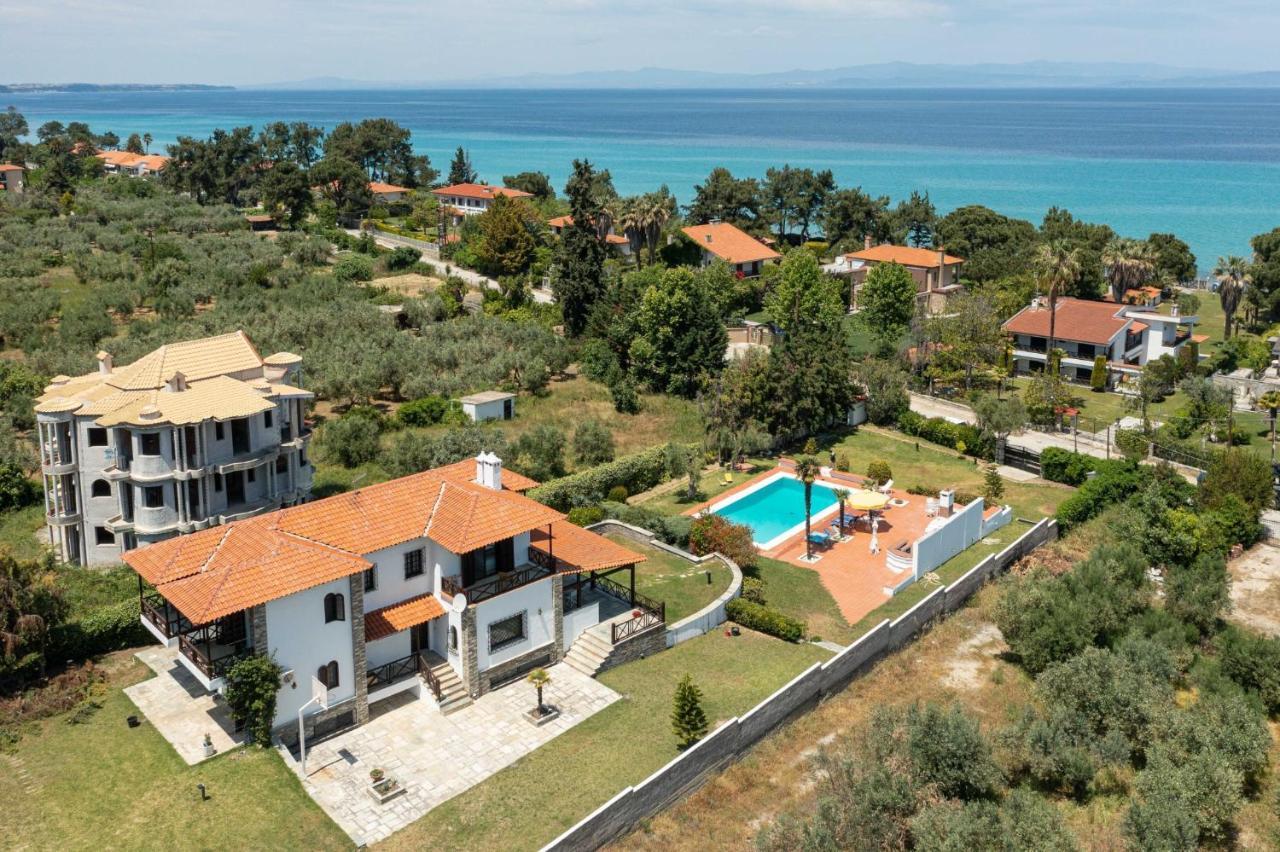 Villa Escada Pool Villa, Near Hanioti #feelslikehome *